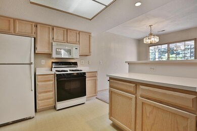 860-VillageBrook-15