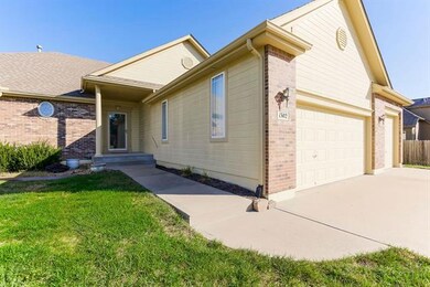 1302 SW Georgetown Dr, Lees Summit, MO 64082 - photo 2