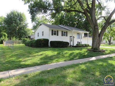4217 SW 33rd Terrace, Topeka, KS 66614 - photo 2