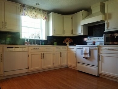 205 Monastery Ave, West Springfield, MA 01089 - photo 5