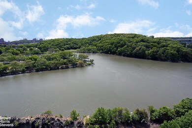 The Blue Building unit 11K, Bronx, NY 10463 - photo 4