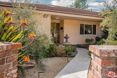 13104 Magnolia Blvd, Sherman Oaks, CA 91423 - photo 4