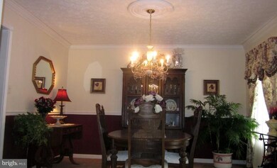 9039 Naygall Rd, Parkville, MD 21234 - photo 7