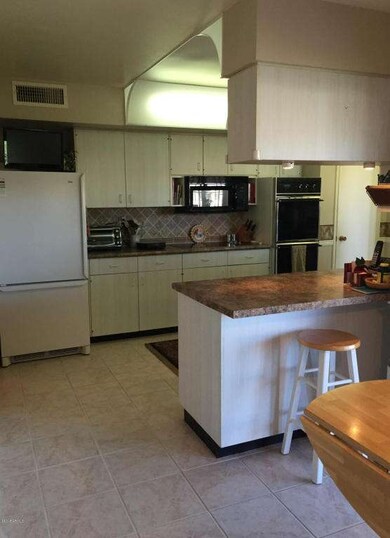 10713 W Venturi Dr unit 47, Sun City, AZ 85351 - photo 6