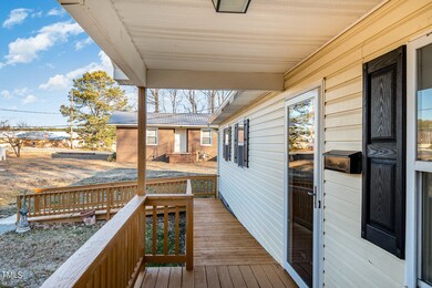 908 N 3rd Ave, Siler City, NC 27344 - photo 4