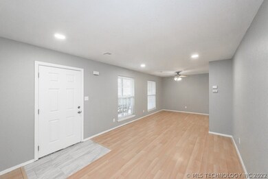 607 W 150th St S, Glenpool, OK 74033 - photo 6