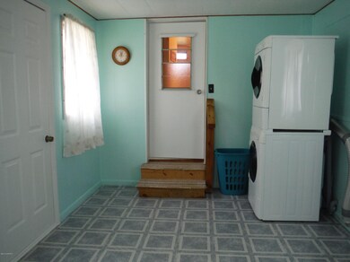 laundry/breezeway