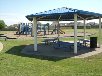 HAVE A PICNIC WITH THE KIDOS AND AFTER KIDOS CAN P