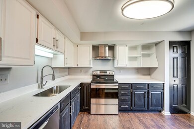 6304 Mary Todd Ln, Centreville, VA 20121 - photo 5