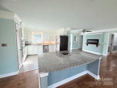 6124 Williams Rd, Charlotte, NC 28215 - photo 5