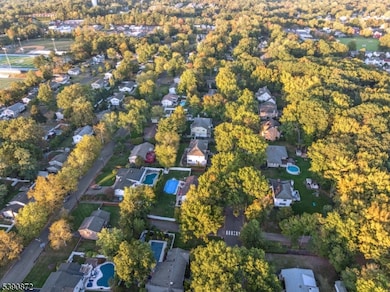 2269 Redwood Rd, Scotch Plains, NJ 07076 - photo 3