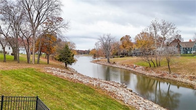 201 NW Redwood Ct, Lees Summit, MO 64064 - photo 3