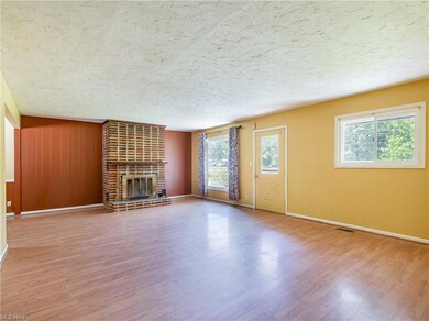 620 Robinhood Dr, Aurora, OH 44202 - photo 5