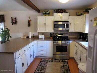 Bright, modern kitchen w/lots of room.