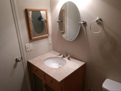 1041 Churchill Downs Ct unit J, Charlotte, NC 28211 - photo 5