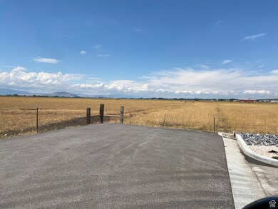 400 W 3200 N, Hyde Park, UT 84318 - photo 3