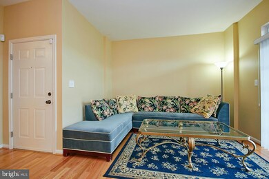 1812 Cedar Cove Way unit 101, Woodbridge, VA 22191 - photo 3