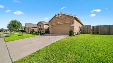 704 Rim Water Dr, Alvin, TX 77511 - photo 5
