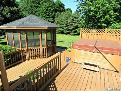 Deck. Gazebo, deck and Hot Tub!!!