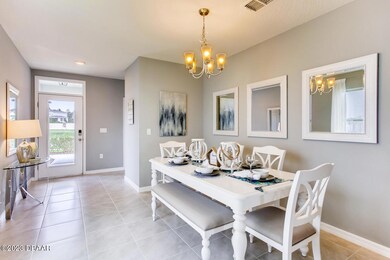4 dining area and foyer