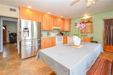 1714 W Tremont St unit 1720, Allentown, PA 18104 - photo 6