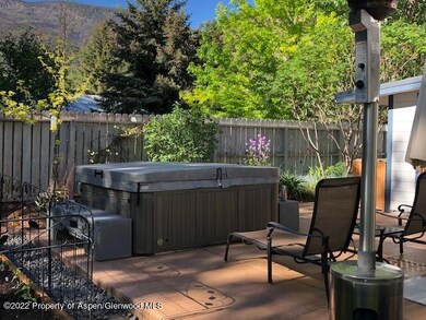 401 Elk Jacuzzi Area