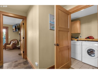 132 E Surfcrest Ave, Cannon Beach, OR 97110 - photo 6