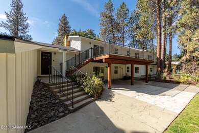 Huge Rear Deck & Patio!