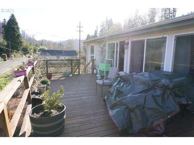 87856 Riverview Ave, Mapleton, OR 97453 - photo 3