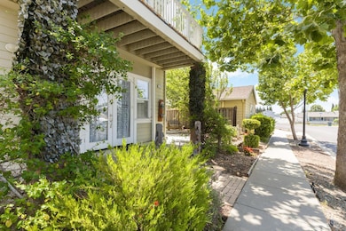 Kellogg St. entrance