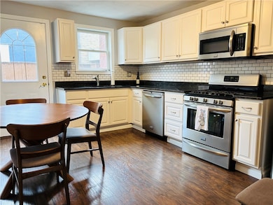 1402 Sherman Ave, Pittsburgh, PA 15212 - photo 2