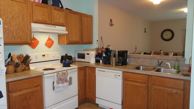 7864 Playpen Ct, Jacksonville, FL 32210 - photo 3