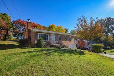 1633 Barnett Rd NW