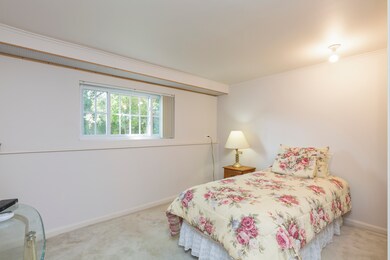 1326 Prairie Lawn Rd, Glenview, IL 60026 - photo 2