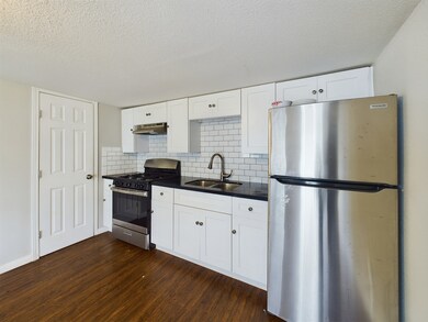 607 Enid 1 2 St, Houston, TX 77009 - photo 4