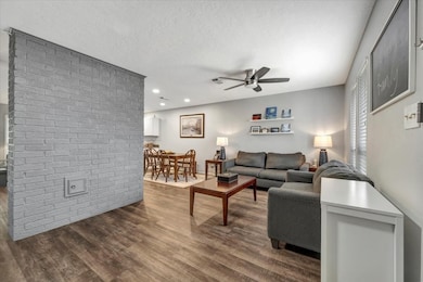 2610 Loganberry Cir, Seabrook, TX 77586 - photo 6