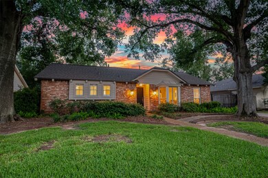 13935 Britoak Ln, Houston, TX 77079 - photo 2