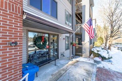 300 Candlewood Park unit 336, Nashua, NH 03062 - photo 2