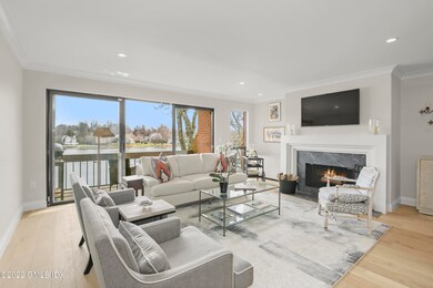 Living Room / Dining Room
