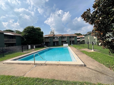 115 Hughes St NE unit D4, Fort Walton Beach, FL 32548 - photo 4