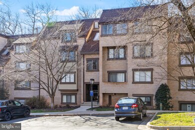 1658 Parkcrest Cir unit 400, Reston, VA 20190 - photo 2