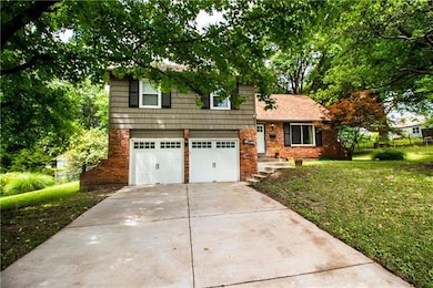 5620 Perry Ave, Shawnee, KS 66203 - photo 2