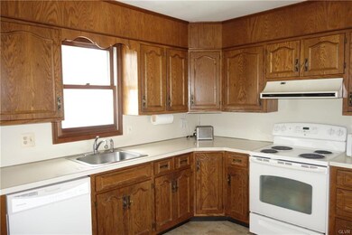 Beautiful oak cabinets, vinyl floor, vented outsid