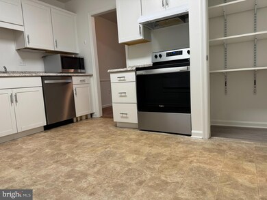 429 W Caracas Ave, Hershey, PA 17033 - photo 4