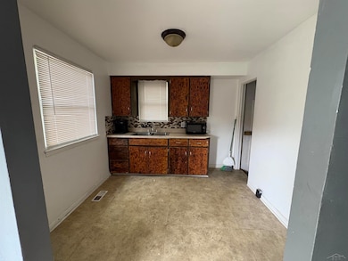 916 Mann Ave, Flint, MI 48503 - photo 6