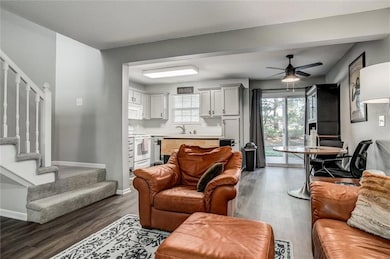 1302 SE Broadway Ct, Lees Summit, MO 64081 - photo 5