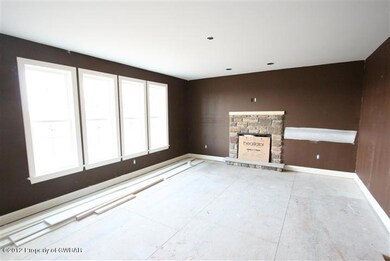 339 Canter Dr, Dallas, PA 18612 - photo 4