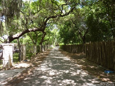 19202 Lovers Ln, Helotes, TX 78023 - photo 4