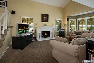 Light and bright living room with lots of windows 