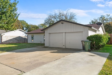 1002 Wembley Rd, Arlington, TX 76014 - photo 2